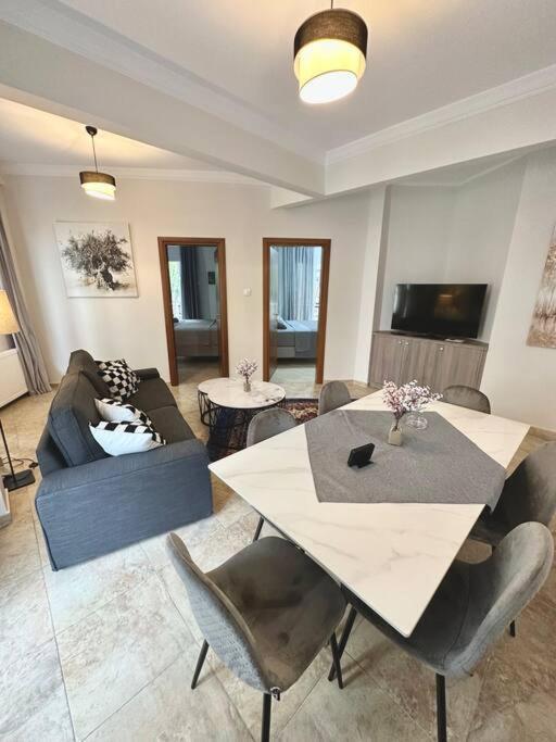 The “Roman Market” Lux Apartment テッサロニキ エクステリア 写真